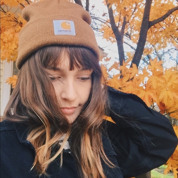 Meet your Posher, Layne 🌿 - Picture 1 of 5